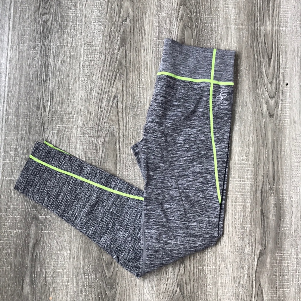 Booty flattering leggings